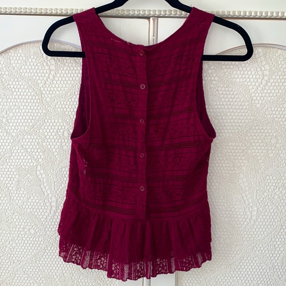 Lace Tank Top with buttons going down in the back - Picture 2 of 2